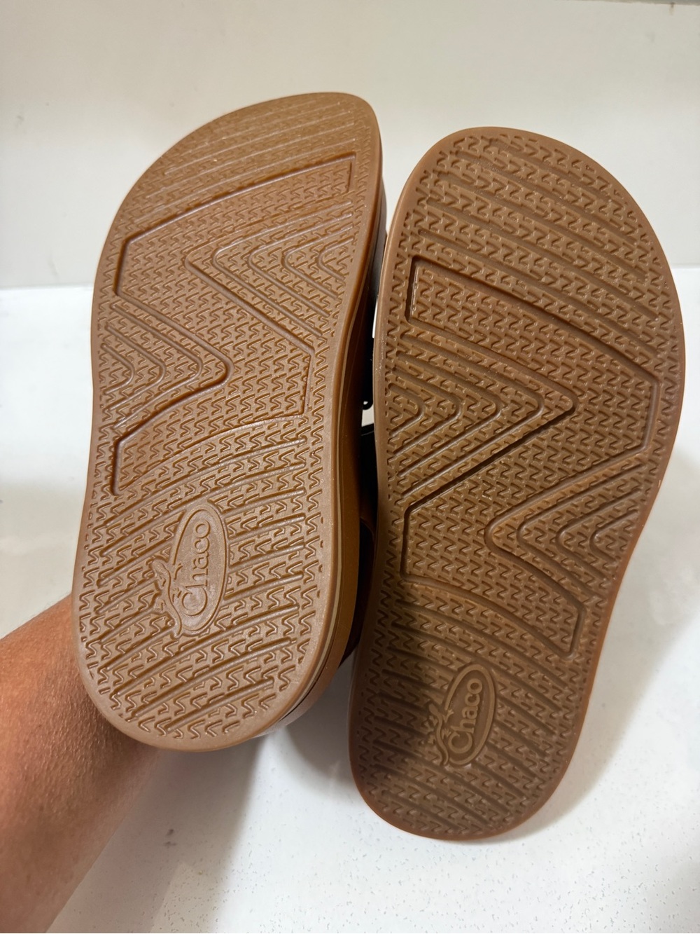 Chaco tan color brand new sandle size 8 - Picture 11 of 16